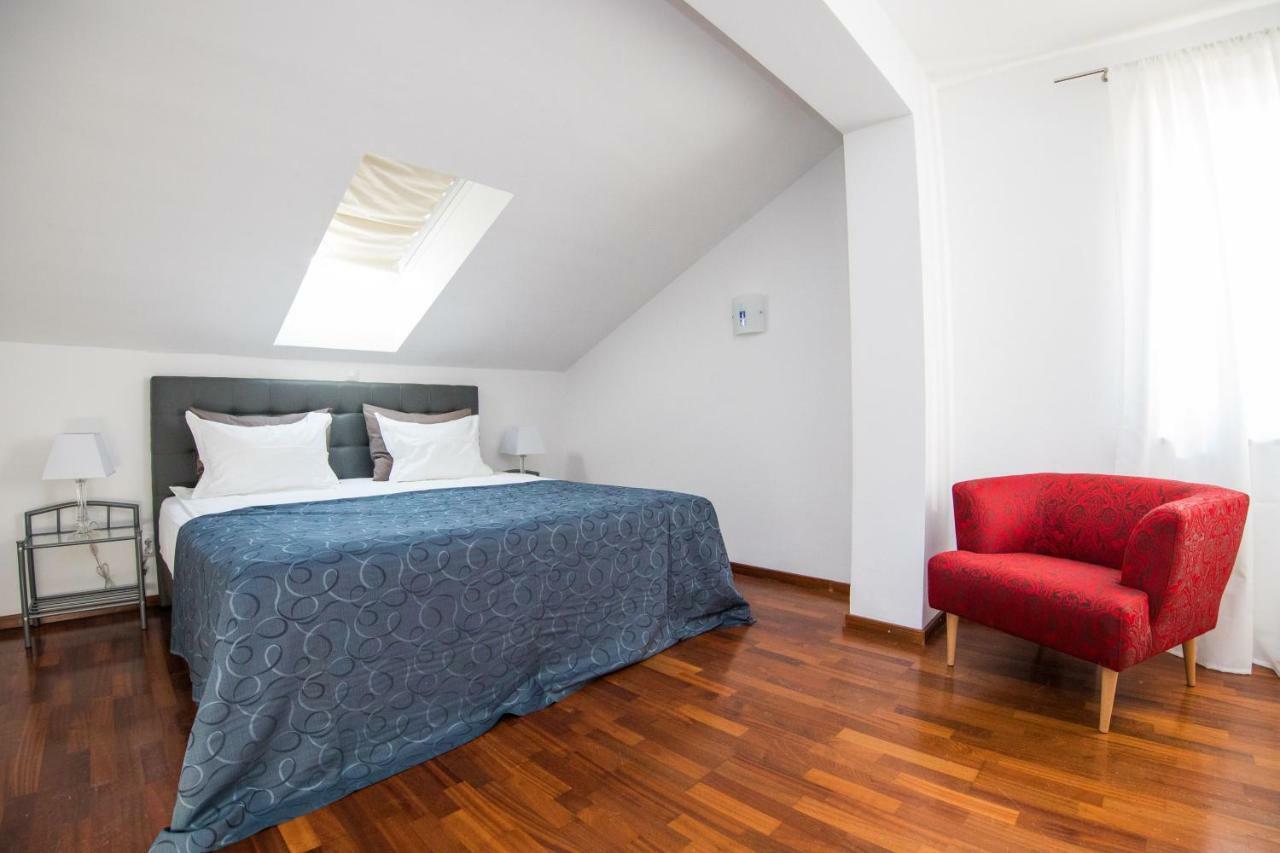 Dard Gasthuis 3*